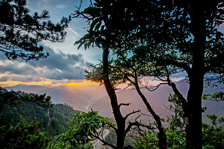 1555582867278127IjtY.jpg 211.王小紅-東亞山莊風景_副本.jpg